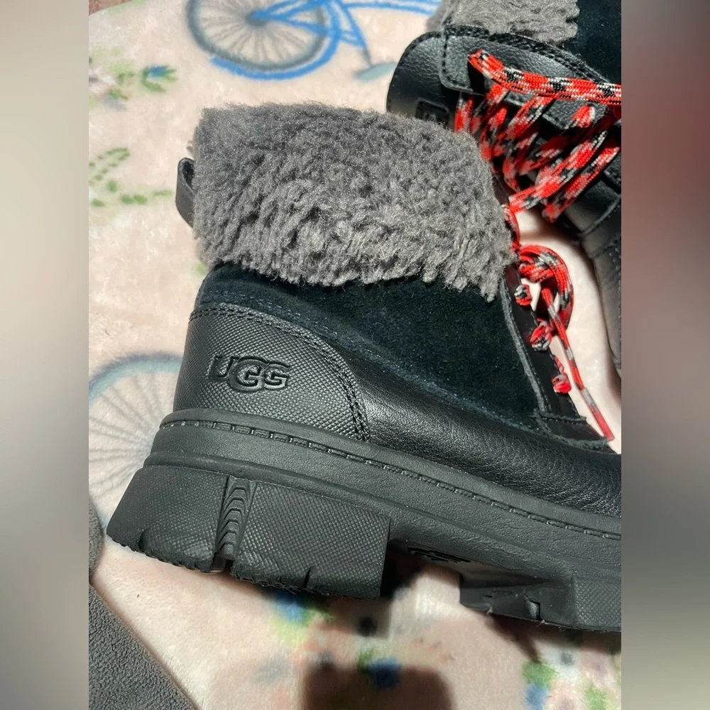 UGG Unisex Kid’s Leather Lace Up Winter Boots